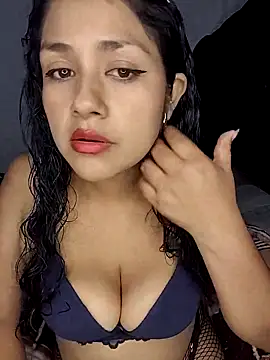 Snapshot of shantal1921 chatting on April 5, 4:42 am shantal1921 online show from April 5, 4:42 am