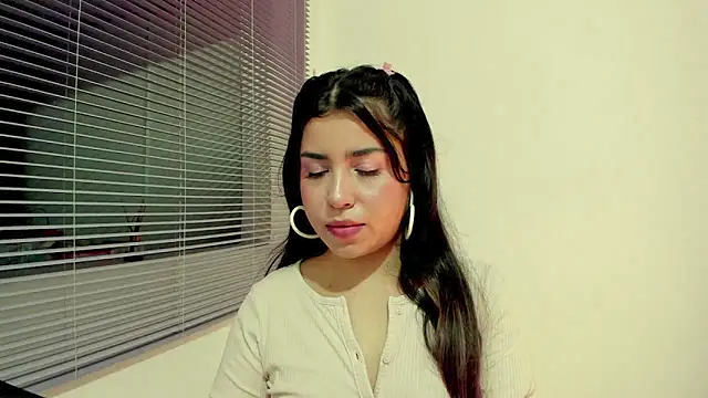 Snapshot of HeraGaia chatting on March 28, 2:55 am HeraGaia online show from March 28, 2:55 am