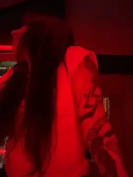 Snapshot of itstherealmina chatting on March 7, 8:22 am itstherealmina online show from March 7, 8:22 am