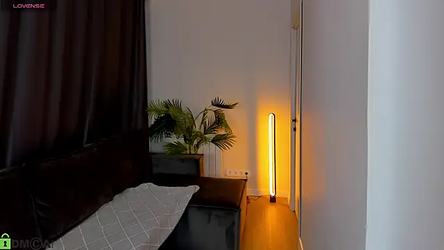 Snapshot of Natasha_Shepard chatting on March 25, 1:00 am Natasha Shepard online show from March 25, 1:00 am