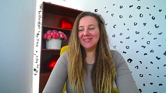 Snapshot of Nionelly chatting on March 12, 9:48 am Nionelly online show from March 12, 9:48 am