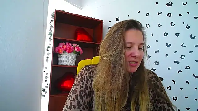 Snapshot of Nionelly chatting on March 13, 9:38 am Nionelly online show from March 13, 9:38 am