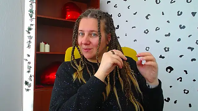 Snapshot of Nionelly chatting on March 18, 9:34 am Nionelly online show from March 18, 9:34 am