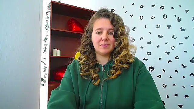 Snapshot of Nionelly chatting on March 24, 10:53 am Nionelly online show from March 24, 10:53 am