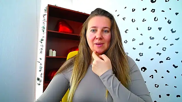 Snapshot of Nionelly chatting on March 27, 10:15 am Nionelly online show from March 27, 10:15 am