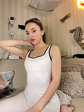 KatieCutieXooo online show from March 9, 11:36 am