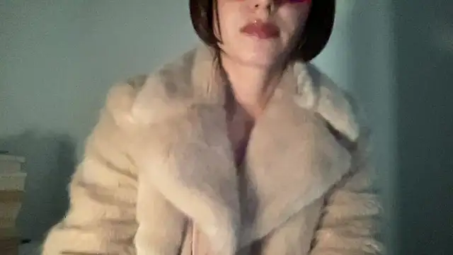 Snapshot of SlowVenomXX chatting on March 8, 3:38 pm SlowVenomXX online show from March 8, 3:38 pm