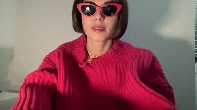 Snapshot of SlowVenomXX chatting on March 28, 10:37 am SlowVenomXX online show from March 28, 10:37 am