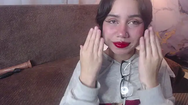 Snapshot of nayades_ricci chatting on March 18, 5:54 am nayades ricci online show from March 18, 5:54 am