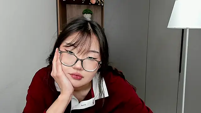 Snapshot of NelleMihalko chatting on March 7, 2:52 am NelleMihalko online show from March 7, 2:52 am