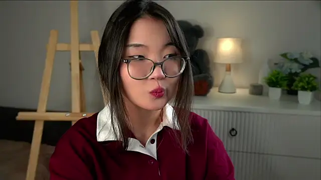 Snapshot of NelleMihalko chatting on March 14, 11:04 am NelleMihalko online show from March 14, 11:04 am