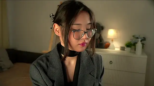 Snapshot of NelleMihalko chatting on March 23, 11:03 am NelleMihalko online show from March 23, 11:03 am