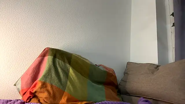 Snapshot of EunTurton chatting on March 11, 12:05 am EunTurton online show from March 11, 12:05 am