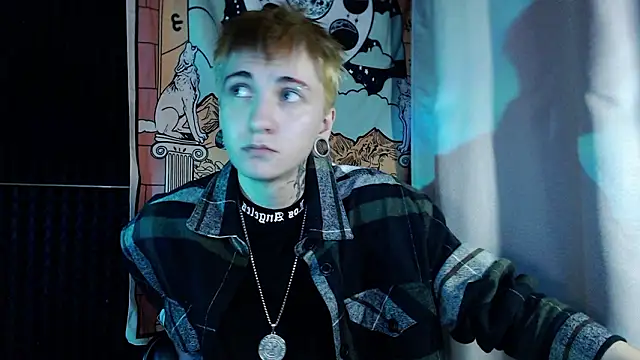 Snapshot of ray-taylorrr chatting on March 13, 3:18 pm ray-taylorrr online show from March 13, 3:18 pm