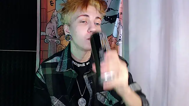 Snapshot of ray-taylorrr chatting on March 14, 1:38 pm ray-taylorrr online show from March 14, 1:38 pm