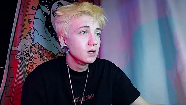 Snapshot of ray-taylorrr chatting on March 16, 2:43 pm ray-taylorrr online show from March 16, 2:43 pm