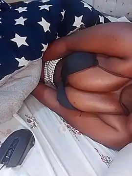 Snapshot of ndivhuwomuleya chatting on March 19, 3:32 am ndivhuwomuleya online show from March 19, 3:32 am