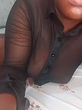 Snapshot of ndivhuwomuleya chatting on March 25, 8:53 am ndivhuwomuleya online show from March 25, 8:53 am