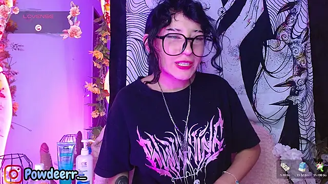 Snapshot of LeePowder chatting on March 31, 2:13 am LeePowder online show from March 31, 2:13 am