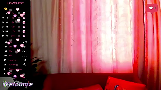 Snapshot of LilllyMoon chatting on March 21, 2:05 am LilllyMoon online show from March 21, 2:05 am