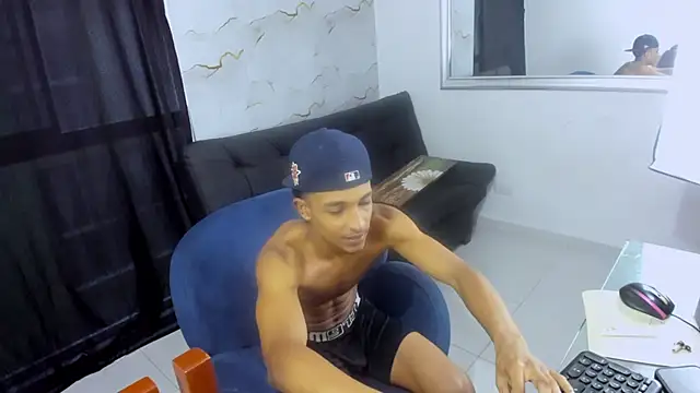 Snapshot of BabyCam23 chatting on March 19, 12:09 pm BabyCam23 online show from March 19, 12:09 pm