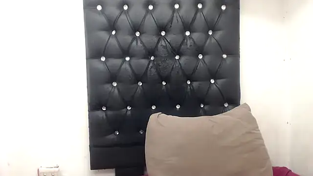 ElegantDesirexx online show from March 25, 8:09 am