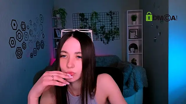 bella dorn online show from May 5, 12:24 pm