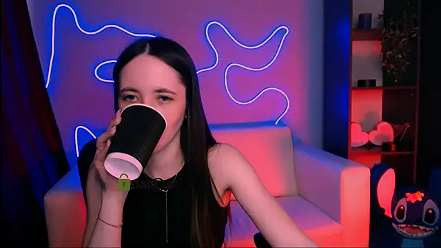 bella dorn online show from June 23, 12:58 pm