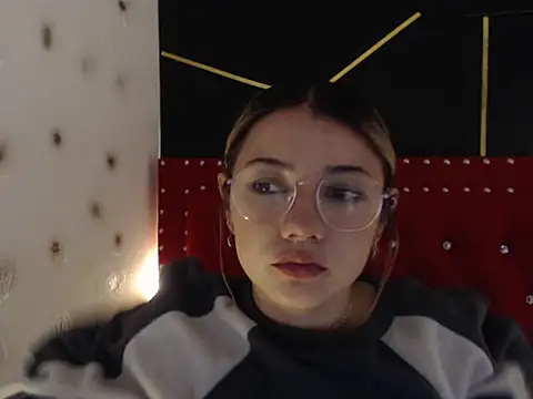 danielawidx online show from March 12, 12:17 am