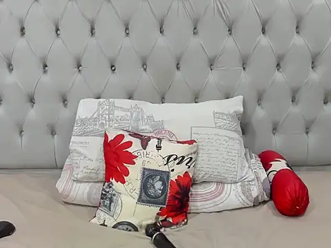 Snapshot of DarkBubble_xx chatting on March 8, 6:23 pm DarkBubble xx online show from March 8, 6:23 pm