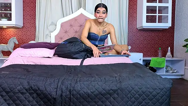 Sienna Dark online show from July 29, 11:30 am