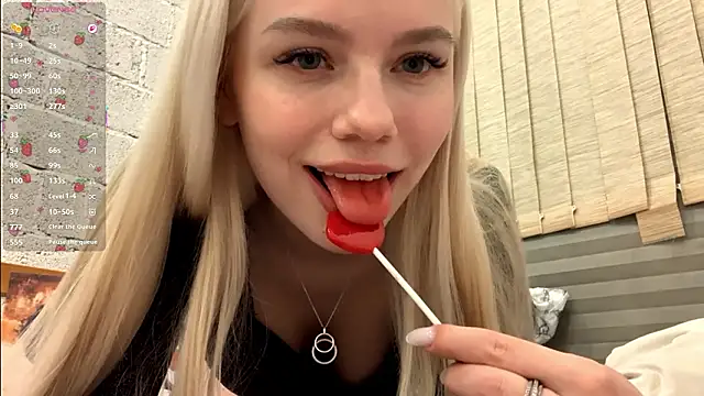 Snapshot of Sweet_Ria chatting on March 15, 10:05 pm Sweet Ria online show from March 15, 10:05 pm