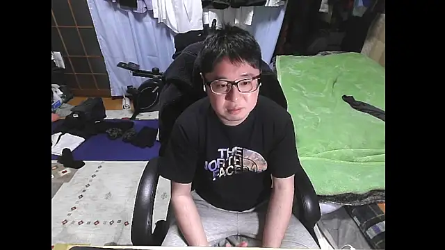 Snapshot of hide39 chatting on March 8, 2:54 pm hide39 online show from March 8, 2:54 pm