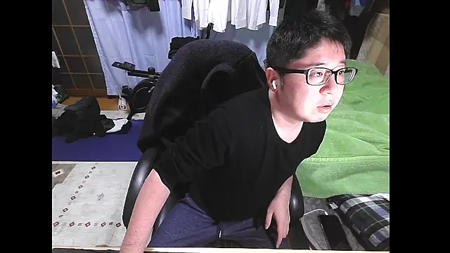 Snapshot of hide39 chatting on March 11, 2:23 pm hide39 online show from March 11, 2:23 pm