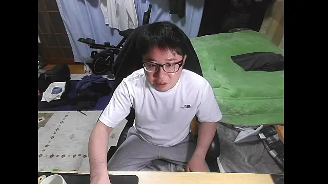 Snapshot of hide39 chatting on March 19, 2:10 pm hide39 online show from March 19, 2:10 pm