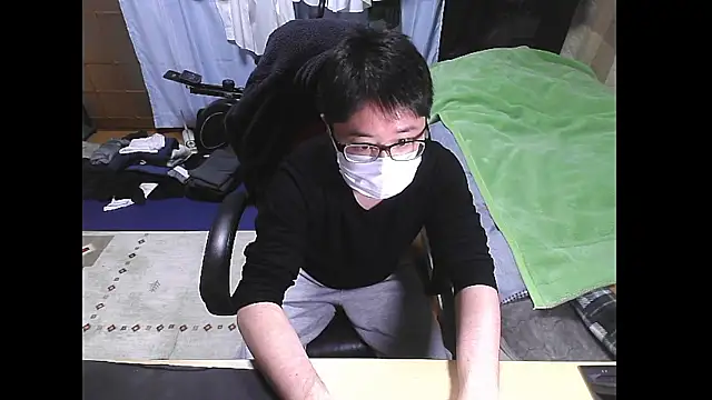 Snapshot of hide39 chatting on March 24, 2:44 pm hide39 online show from March 24, 2:44 pm