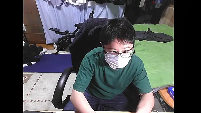 Snapshot of hide39 chatting on March 26, 2:11 pm hide39 online show from March 26, 2:11 pm