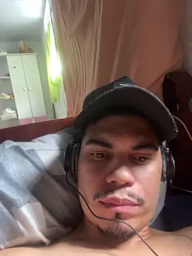 Snapshot of cs-03 chatting on March 5, 7:32 pm cs-03 online show from March 5, 7:32 pm