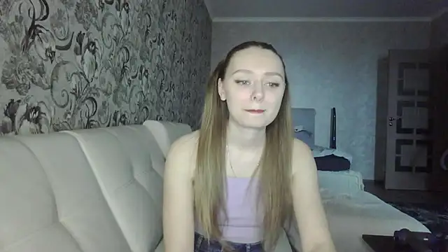 Snapshot of MysticGlimmer chatting on March 27, 12:49 pm MysticGlimmer online show from March 27, 12:49 pm