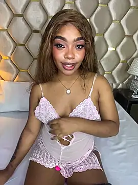 Snapshot of CharlothMavis chatting on March 28, 7:24 pm CharlothMavis online show from March 28, 7:24 pm