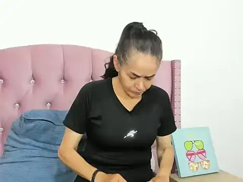 Snapshot of Liz_Grettel chatting on March 27, 6:07 pm Liz Grettel online show from March 27, 6:07 pm