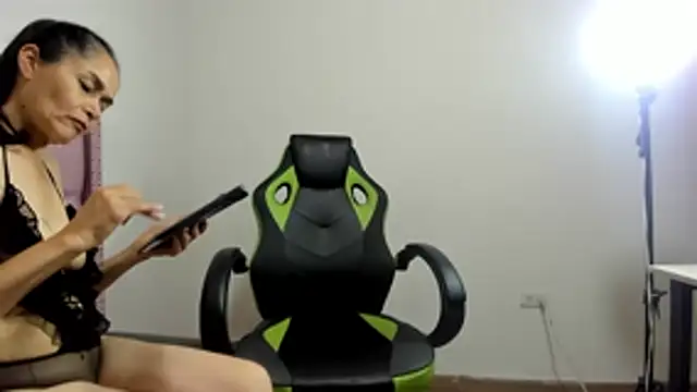 Liz Grettel online show from July 28, 8:52 pm