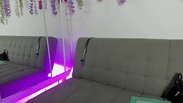 Snapshot of Petite_Artemis chatting on March 28, 1:38 am Petite Artemis online show from March 28, 1:38 am