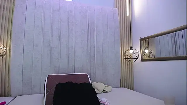 Snapshot of DanteyLuna chatting on March 20, 12:32 pm DanteyLuna online show from March 20, 12:32 pm