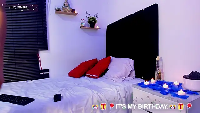 Snapshot of angel_boy02 chatting on March 21, 4:39 am angel boy02 online show from March 21, 4:39 am