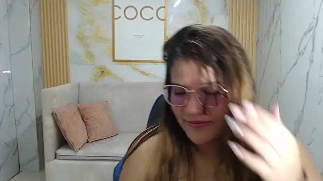 Snapshot of lucero_s1 chatting on March 24, 8:47 pm lucero s1 online show from March 24, 8:47 pm