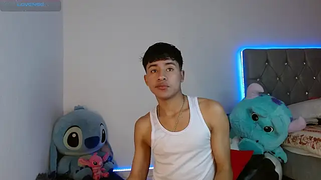 Snapshot of Sebas_fire4 chatting on March 15, 12:16 am Sebas fire4 online show from March 15, 12:16 am