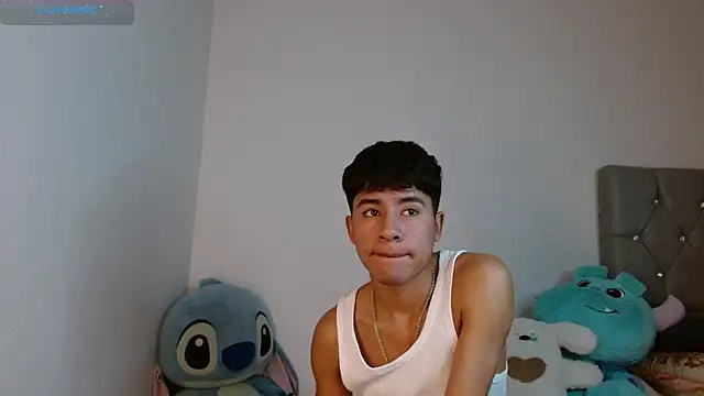 Snapshot of Sebas_fire4 chatting on March 20, 12:48 am Sebas fire4 online show from March 20, 12:48 am