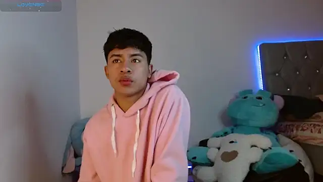 Snapshot of Sebas_fire4 chatting on March 20, 3:28 pm Sebas fire4 online show from March 20, 3:28 pm