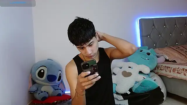 Snapshot of Sebas_fire4 chatting on March 21, 1:16 pm Sebas fire4 online show from March 21, 1:16 pm